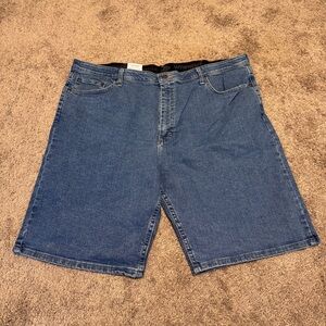 Wrangler Jean Shorts Mens 40 Blue Denim Relaxed Fit 10” Inseam Pockets Logo NWT